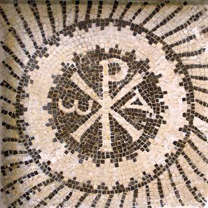 Mosaico Crismón romano XP. Tamaño 40×40 cm. 4800 teselas de 5mm.