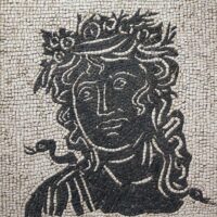 Mosaico romano las estaciones terminado. Tamaño: 28×28 cm. 4000 teselas de 5mm.